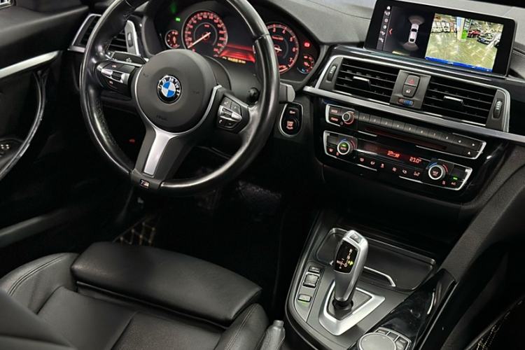 Used BMW 3 Series GT 2020 320i M Sport Package Interior 14
