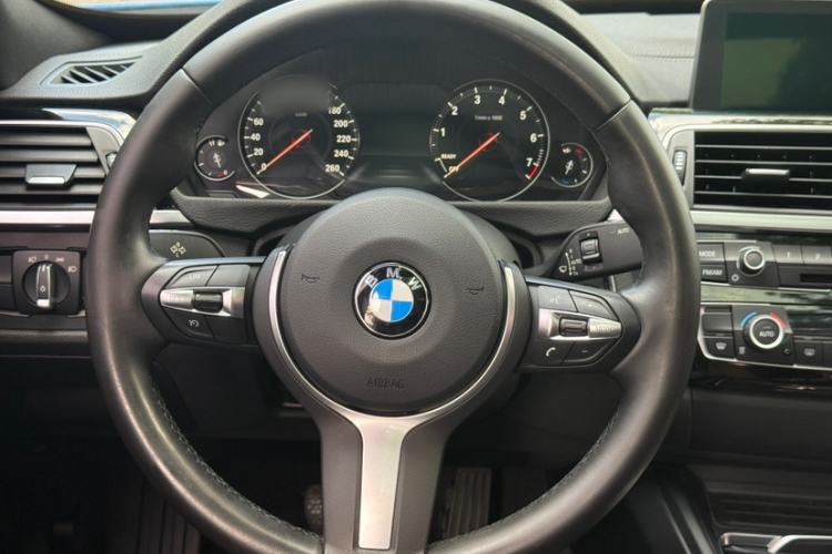 Used BMW 3 Series GT 2020 320i M Sport Package Interior 3