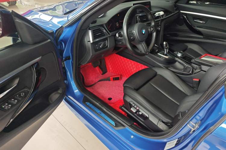 Used BMW 3 Series GT 2020 320i M Sport Package Interior 3