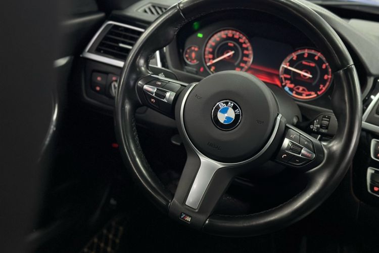 Used BMW 3 Series GT 2020 320i M Sport Package Interior 6