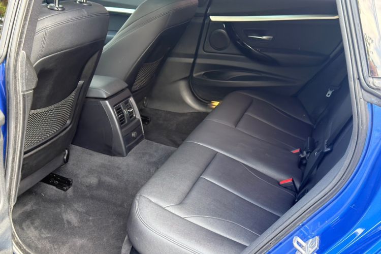 Used BMW 3 Series GT 2020 320i M Sport Package Interior 8