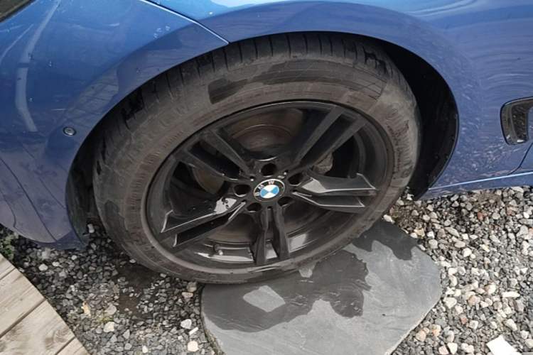 Used BMW 3 Series GT 2020 320i M Sport Night Edition Left Front Wheel Hub