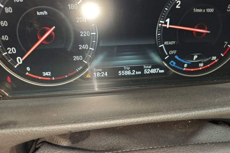 Used BMW 3 Series GT 2020 320i M Sport Package Odometer Close Up