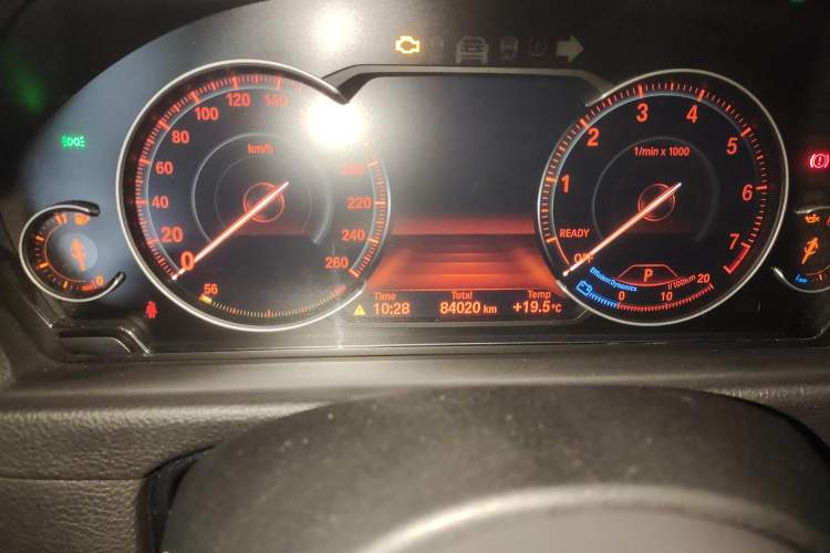 Used BMW 3 Series GT 2020 320i M Sport Package Odometer Close Up
