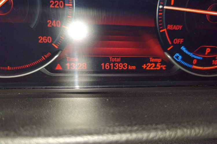 Used BMW 3 Series GT 2020 320i M Sport Package Odometer Close Up