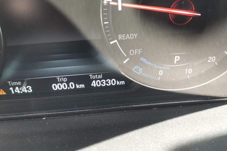 Used BMW 3 Series GT 2020 320i M Sport Package Odometer Close Up