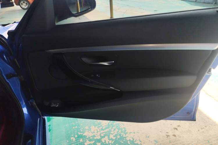 Used BMW 3 Series GT 2020 320i M Sport Package Right Front Door Interior