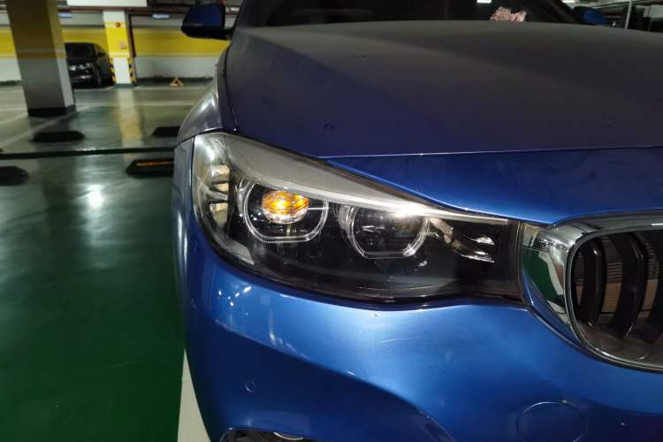 Used BMW 3 Series GT 2020 320i M Sport Package Right Front Headlight