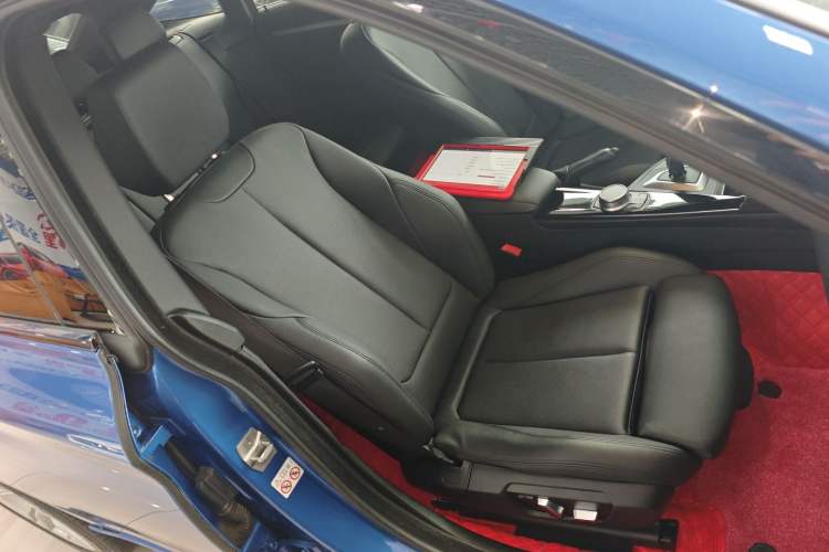 Used BMW 3 Series GT 2020 320i M Sport Package Right Front Seat