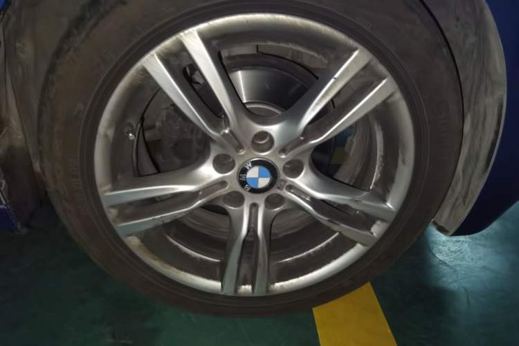 Used BMW 3 Series GT 2020 320i M Sport Package Right Front Wheel Hub