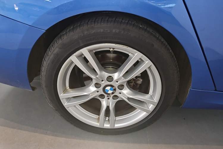 Used BMW 3 Series GT 2020 320i M Sport Package Right Rear Wheel Hub