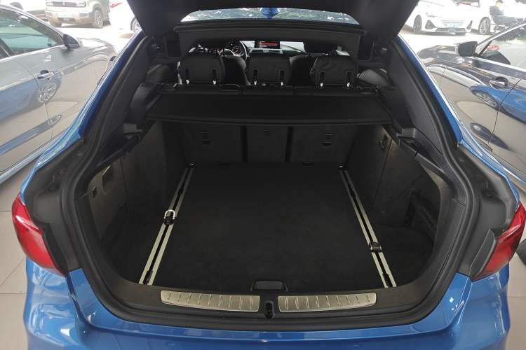 Used BMW 3 Series GT 2020 320i M Sport Package Trunk