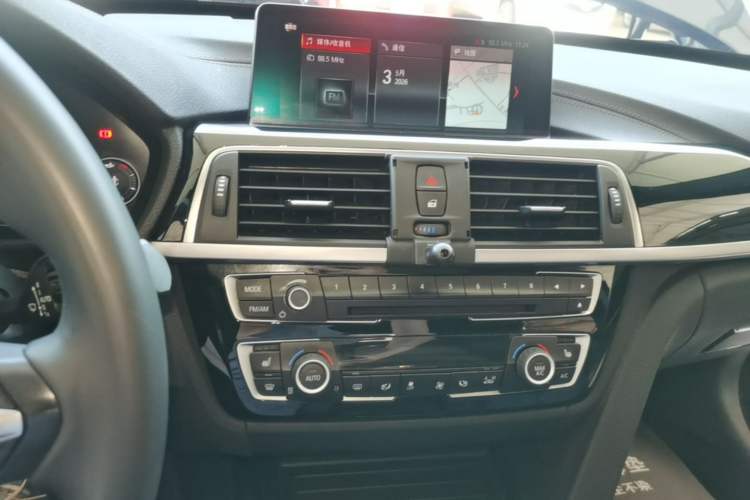 Used BMW 3 Series GT 2020 320i M Sport Package Audio And AC Panel