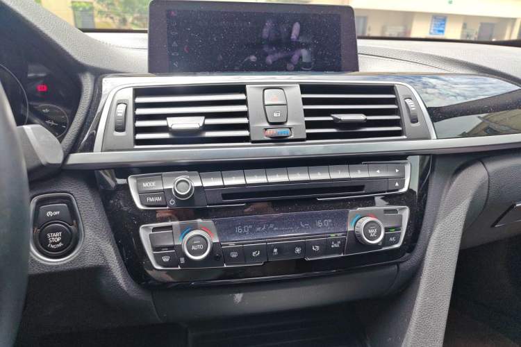 Used BMW 3 Series GT 2020 320i M Sport Package Audio And AC Panel