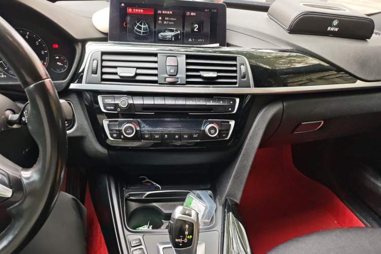 Used BMW 3 Series GT 2020 320i M Sport Package Audio And AC Panel