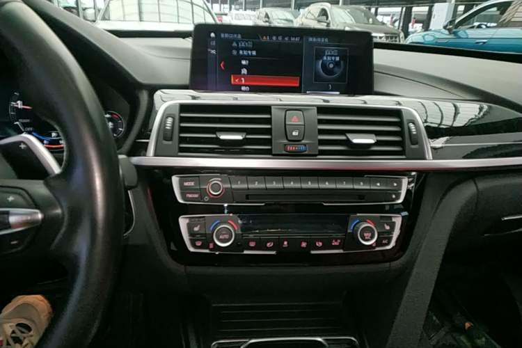 Used BMW 3 Series GT 2020 330i M Sport Night Edition Audio And AC Panel