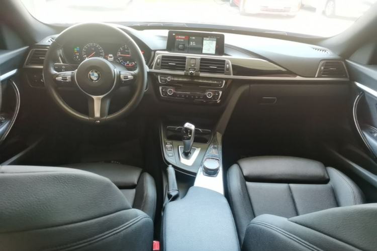 Used BMW 3 Series GT 2020 320i M Sport Package Center Console