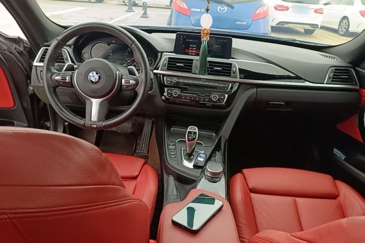 Used BMW 3 Series GT 2020 320i M Sport Night Edition Center Console