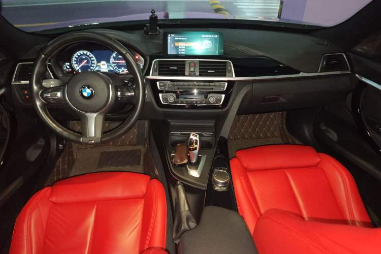 Used BMW 3 Series GT 2020 320i M Sport Package Center Console