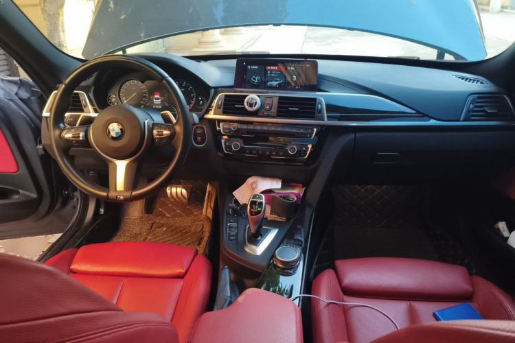 Used BMW 3 Series GT 2020 330i M Sport Night Edition Center Console