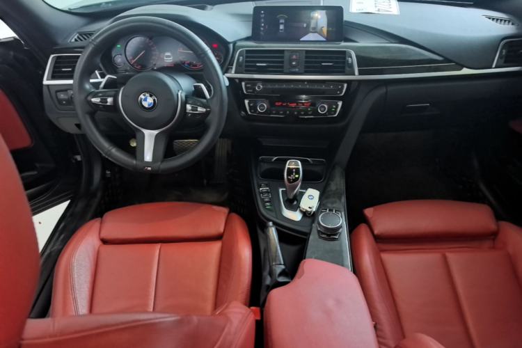 Used BMW 3 Series GT 2020 330i M Sport Night Edition Center Console