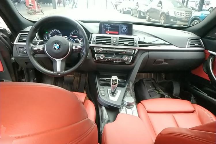 Used BMW 3 Series GT 2020 330i M Sport Night Edition Center Console