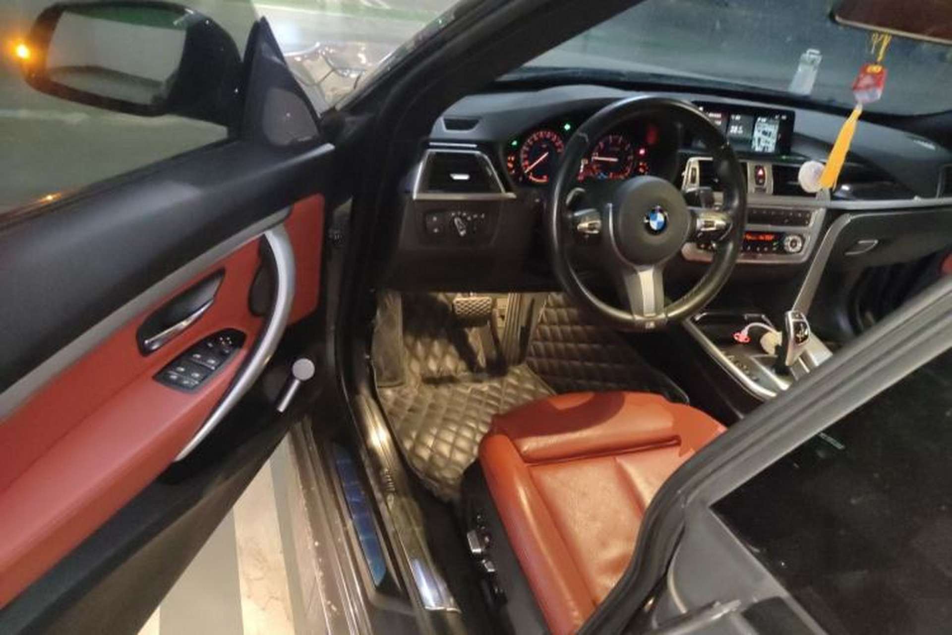 Used BMW 3 Series GT 2020 320i M Sport Night Edition Driver Seat