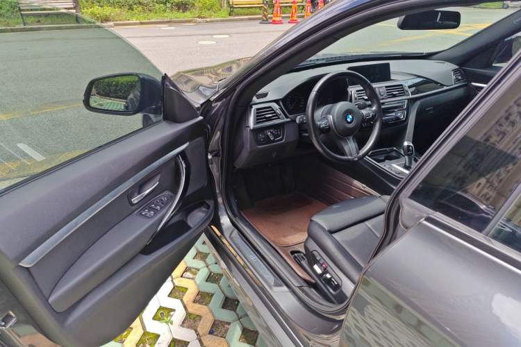Used BMW 3 Series GT 2020 320i M Sport Package Driver Seat