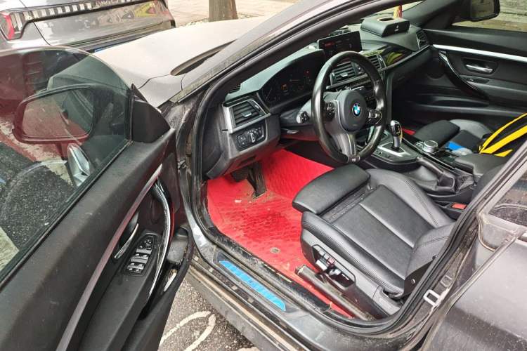 Used BMW 3 Series GT 2020 320i M Sport Package Driver Seat