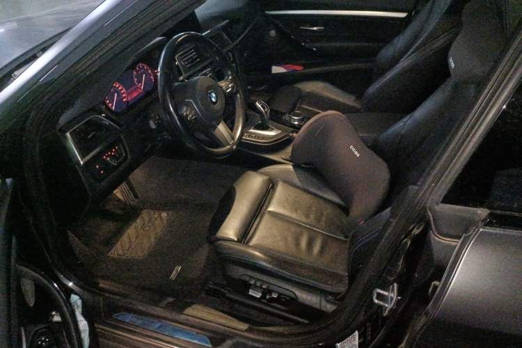 Used BMW 3 Series GT 2020 320i M Sport Night Edition Driver Seat