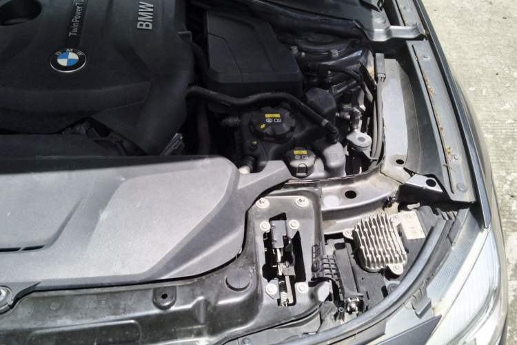 Used BMW 3 Series GT 2020 320i M Sport Night Edition Engine Bay Left