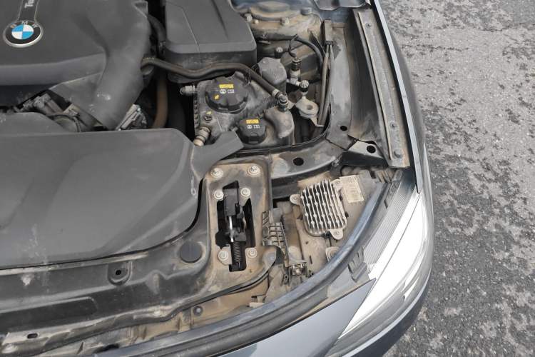 Used BMW 3 Series GT 2020 320i M Sport Package Engine Bay Left