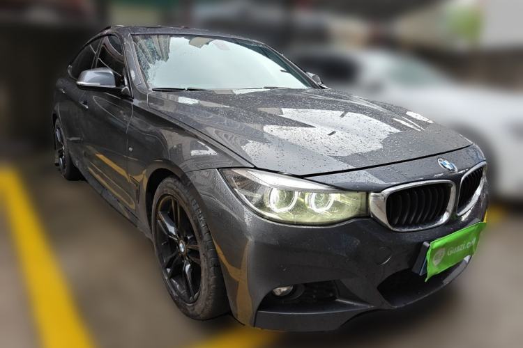 Used BMW 3 Series GT 2020 320i M Sport Package Front Right 45 Deg