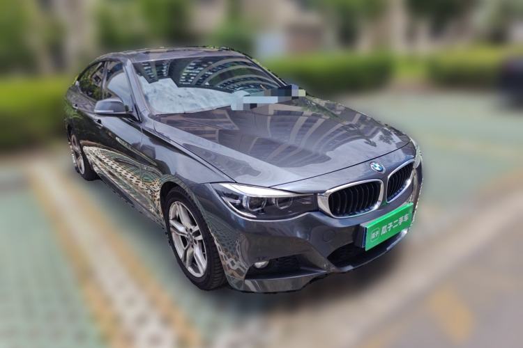 Used BMW 3 Series GT 2020 320i M Sport Package Front Right 45 Deg