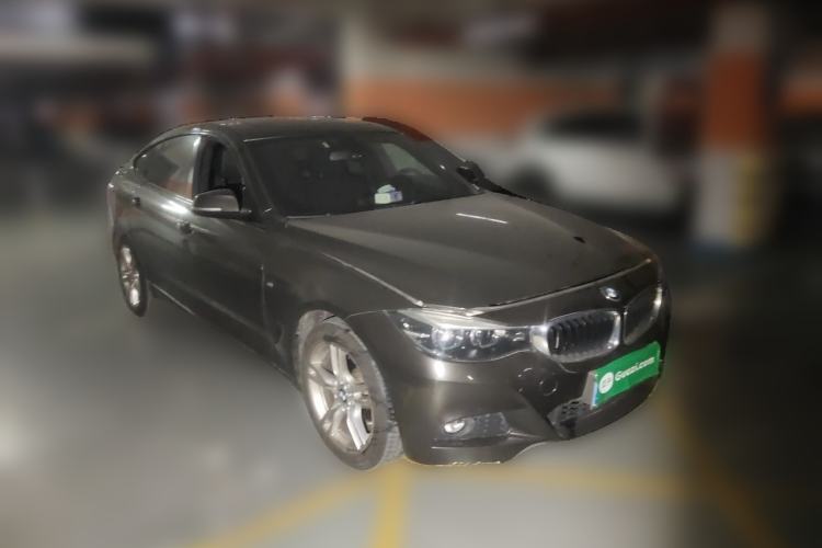 Used BMW 3 Series GT 2020 320i M Sport Package Front Right 45 Deg