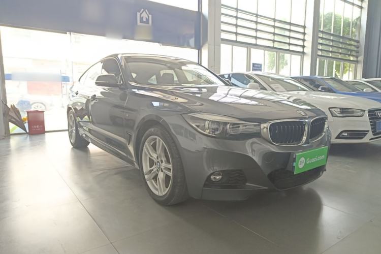 Used BMW 3 Series GT 2020 320i M Sport Package Front Right 45 Deg