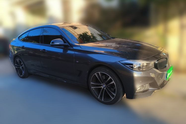 Used BMW 3 Series GT 2020 330i M Sport Night Edition Front Right 45 Deg