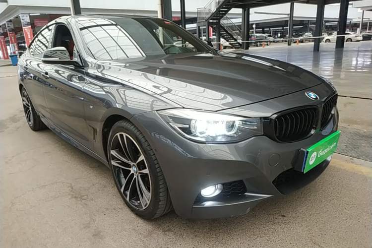 Used BMW 3 Series GT 2020 330i M Sport Night Edition Front Right 45 Deg