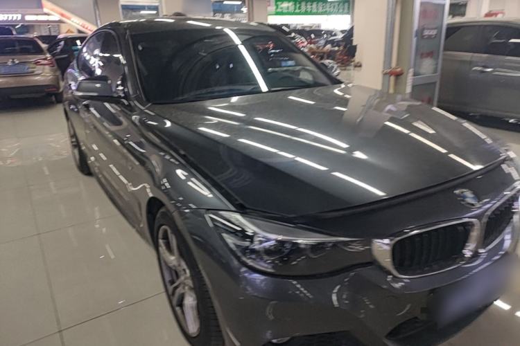 Used BMW 3 Series GT 2020 320i M Sport Package Front Right 45 Deg