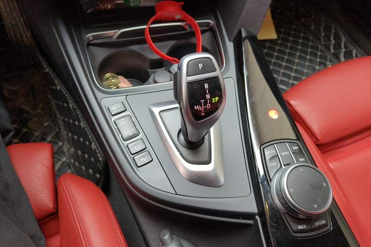 Used BMW 3 Series GT 2020 320i M Sport Night Edition Gear Lever
