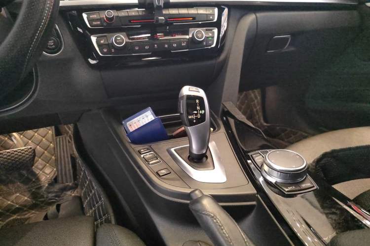 Used BMW 3 Series GT 2020 320i M Sport Package Gear Lever