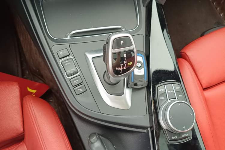 Used BMW 3 Series GT 2020 320i M Sport Night Edition Gear Lever