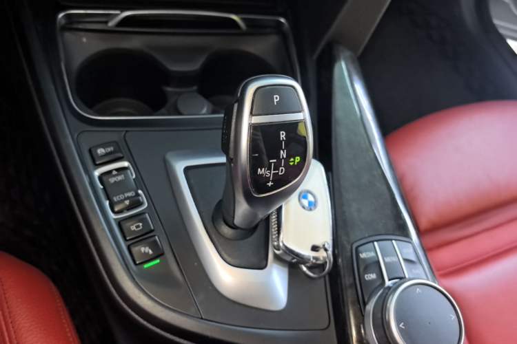 Used BMW 3 Series GT 2020 330i M Sport Night Edition Gear Lever