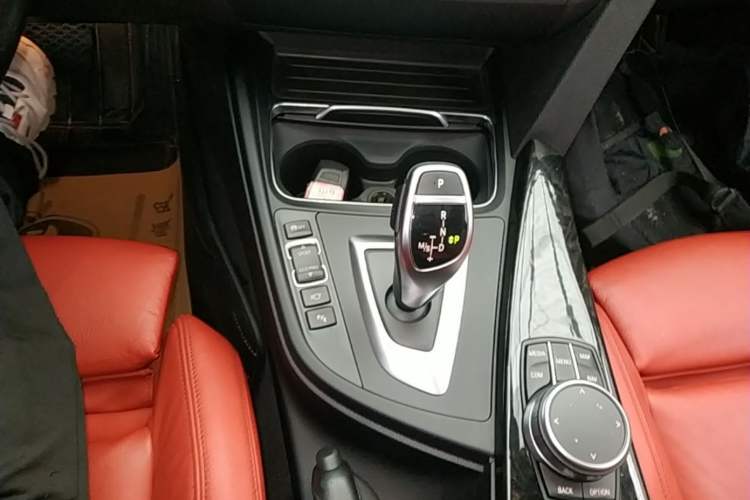 Used BMW 3 Series GT 2020 330i M Sport Night Edition Gear Lever