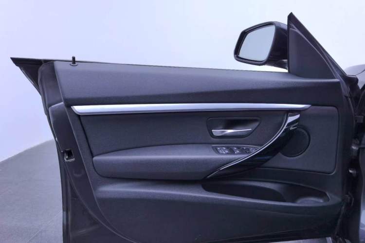 Used BMW 3 Series GT 2020 320i M Sport Package Interior 1