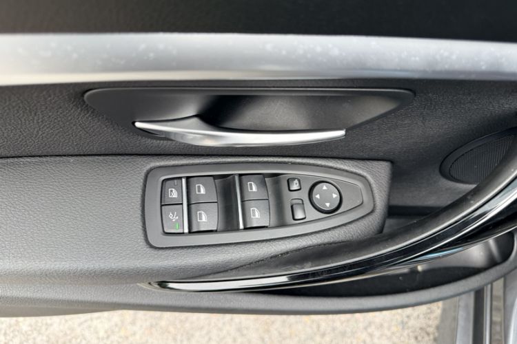Used BMW 3 Series GT 2020 320i M Sport Package Interior 11