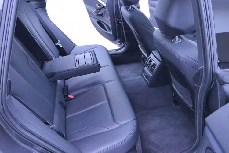 Used BMW 3 Series GT 2020 320i M Sport Package Interior 11