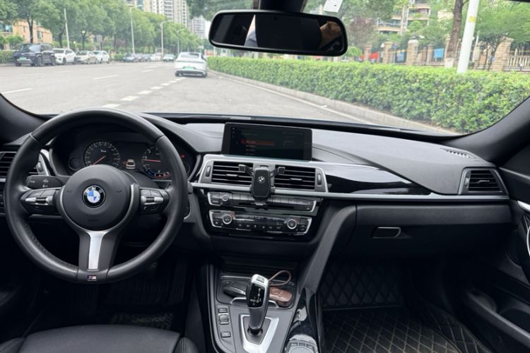 Used BMW 3 Series GT 2020 320i M Sport Package Interior 13