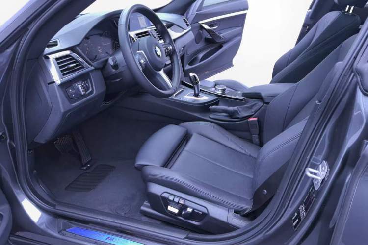 Used BMW 3 Series GT 2020 320i M Sport Package Interior 2