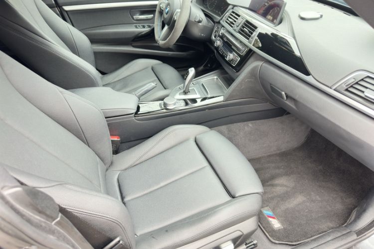 Used BMW 3 Series GT 2020 320i M Sport Package Interior 4